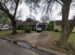 5850 Southurst St, Houston, TX 77033