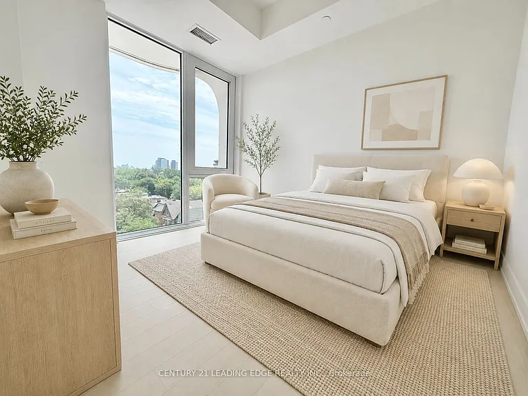 322 Dupont St #706 — Photo 3