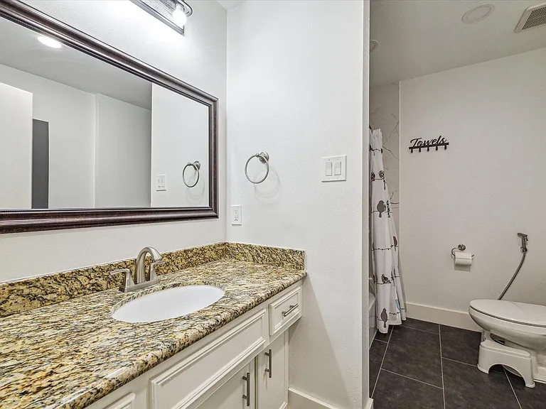910 Coachlight Dr — Photo 18
