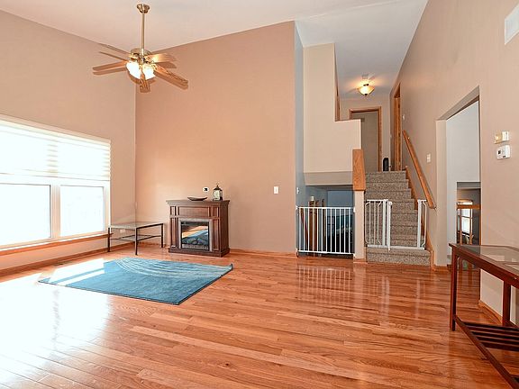 3rd image of 7210 Waterman Dr
