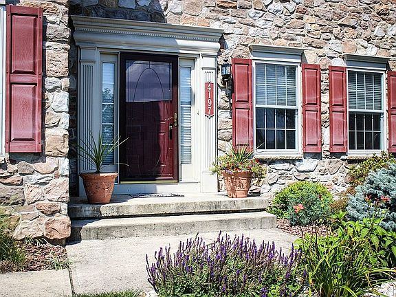 5th image of 4197 Foxwood Cir