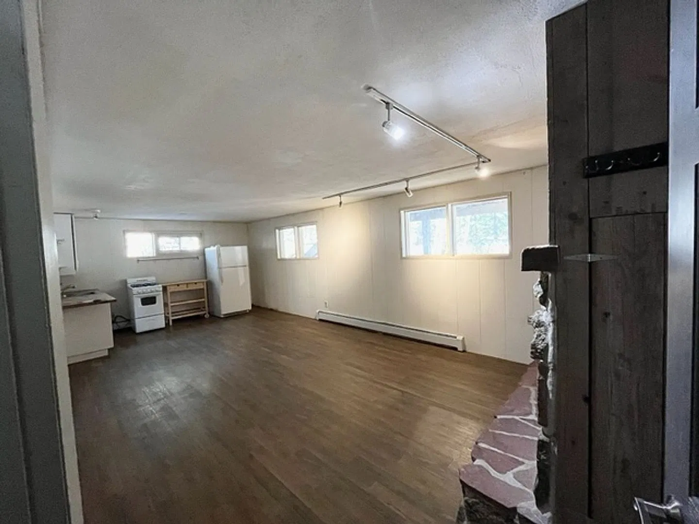 128 Regal Circle — Photo 2