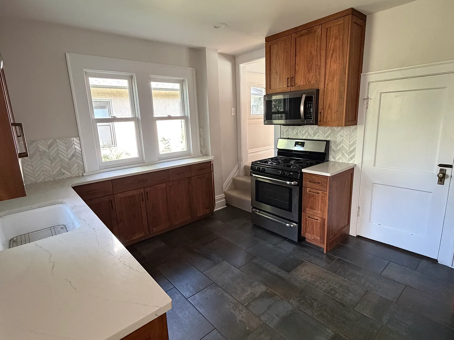 3 bed, 1265 sqft, $3,500 — Photo 4