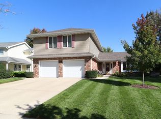 1114 Moorland Ave, Shorewood, IL