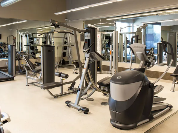 12 Main Street image 13 of 18