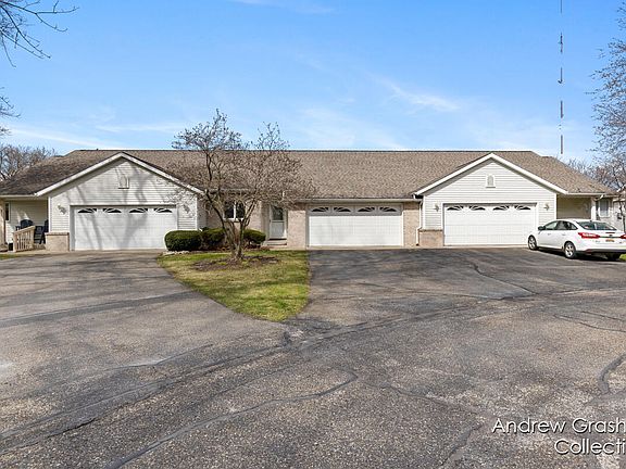 3rd image of 1650 Parker Dr #20