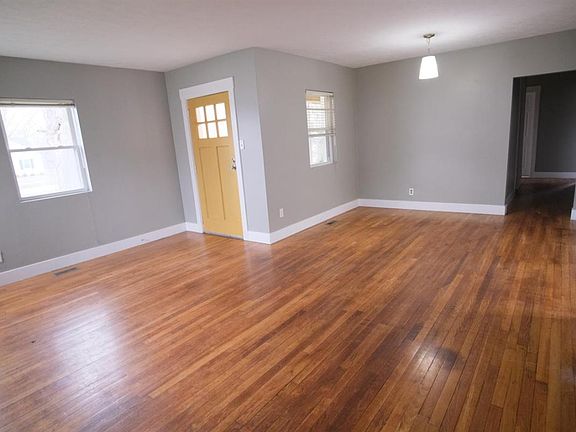 5th image of 740 Kinney Ave NW