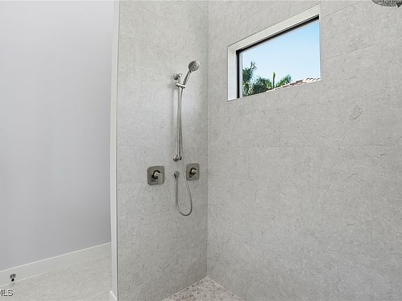 4th image of 2819 SW 40th St