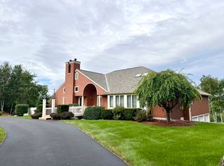 4 Spicket Valley Dr, Atkinson, NH 03811