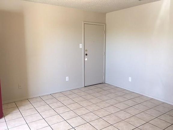 3rd image of 2923 Pearl Ave APT A