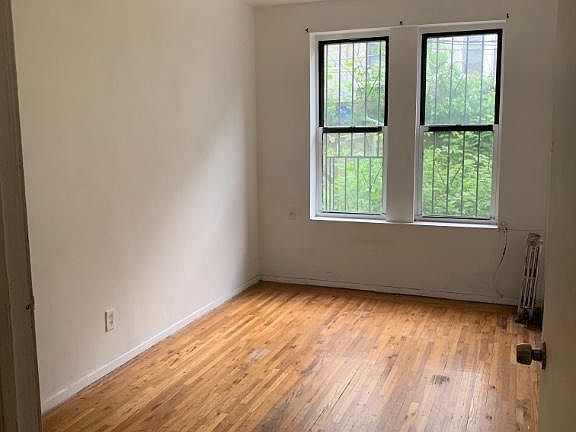 5th image of 4815 47th St APT 1R