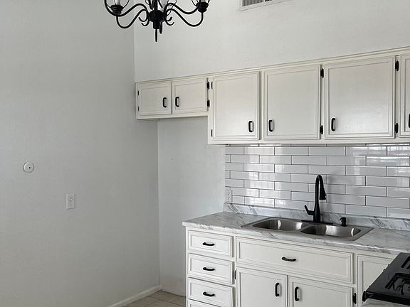 4th image of 2207 Murchison Dr #A
