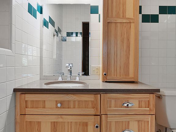 35th image of 2910 Crest Terrace Dr