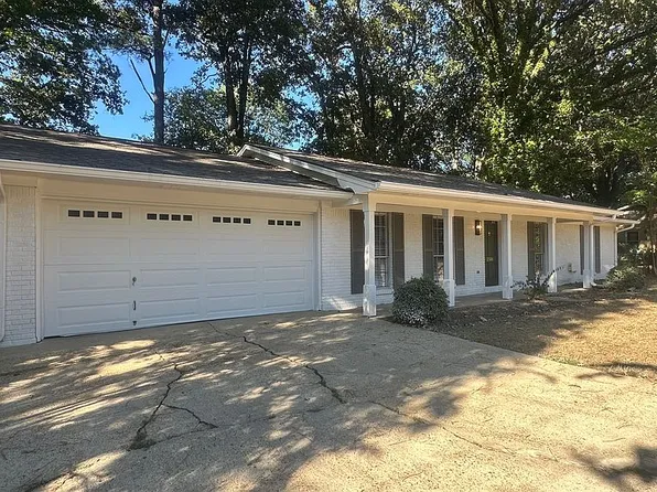 2506 Pin Oak Dr, Starkville, MS 39759