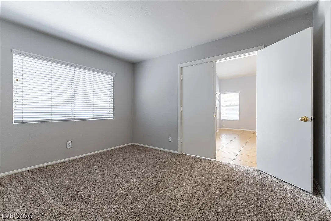 3 bed, 3.0 bath, 1427 sqft, $1,995 — Photo 1