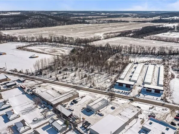 211 SE Old Us Highway 40, Oak Grove, MO 64075