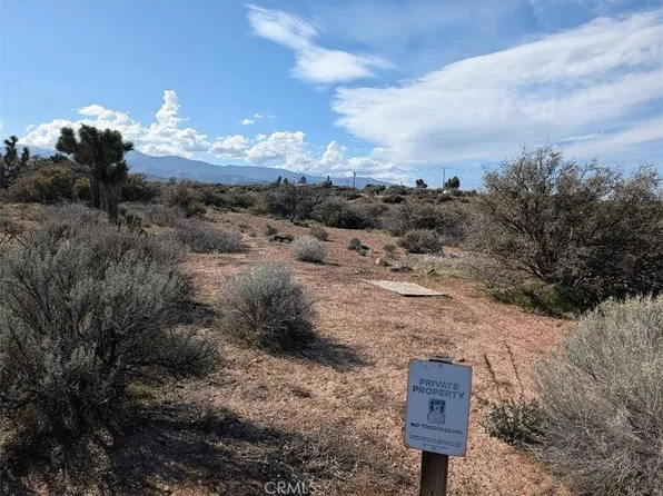 21 Atsina Rd, Phelan, CA 92371