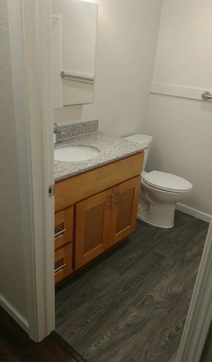 2 bed, 800 sqft, $1,650 — Photo 4