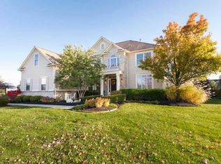 3512 Village Club Dr, Powell, OH