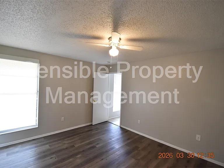 2014 E Linebaugh Ave — Photo 12