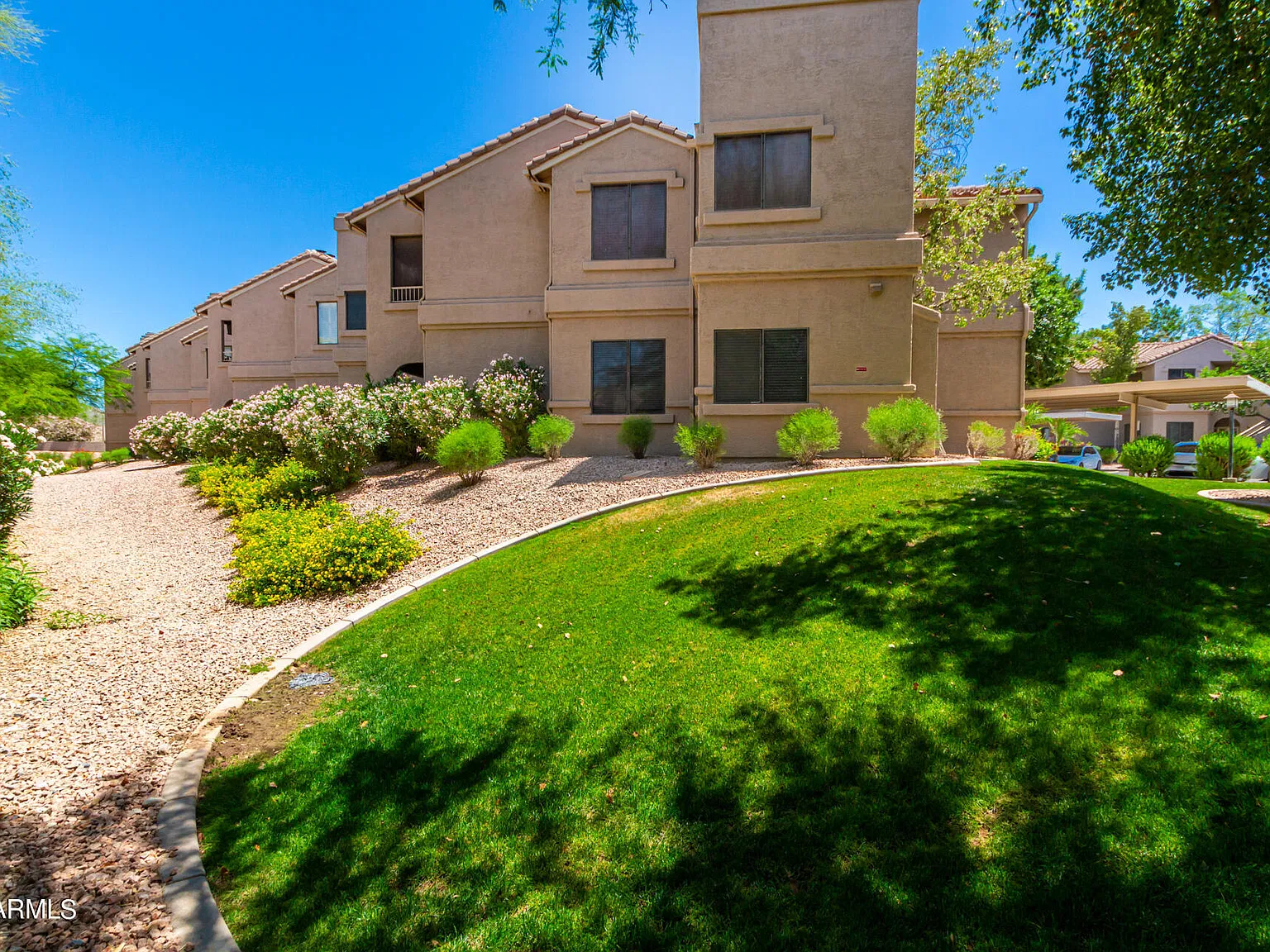 3 bed, 2.0 bath, 1500 sqft, $2,400 — Photo 1