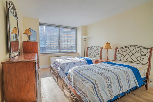 Rented by Luxury Habitat | media 22