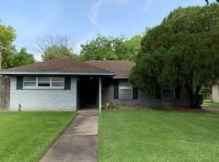 1105 Howard Ln, Bellaire, TX 77401