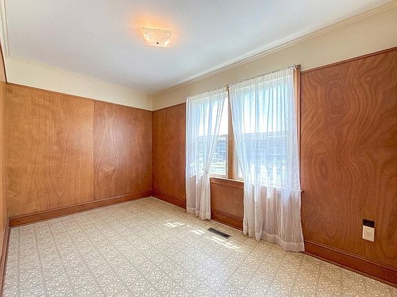 3rd image of 8 Falconwood Dr