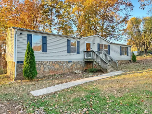 211 Peach Tree Ln, Lynchburg, VA 24504