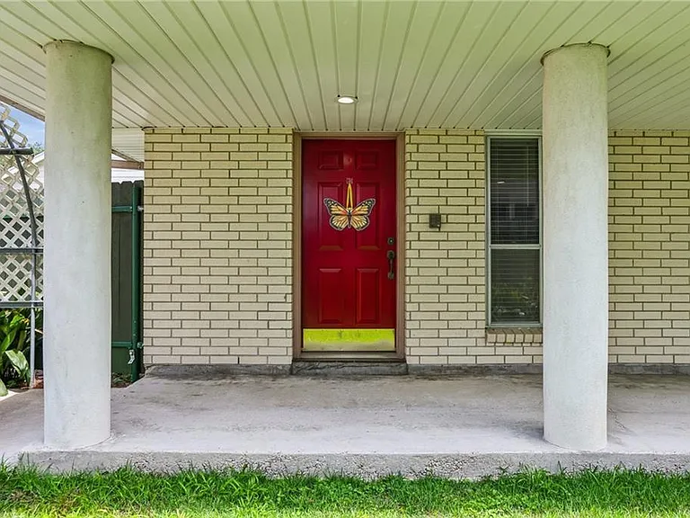 121 Ridgeway Dr — Photo 3