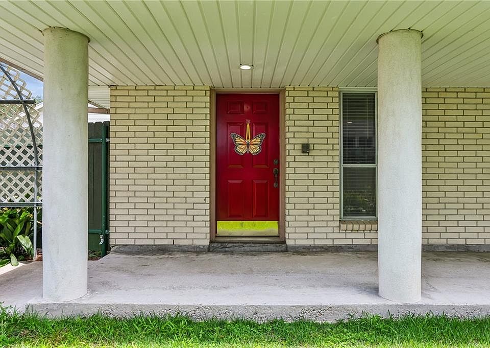 1st image of 121 Ridgeway Dr