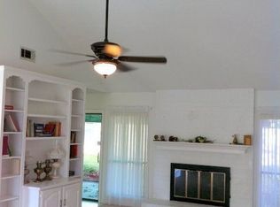 304 Laguna Dr, Victoria, TX 77904