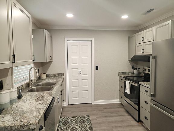 5th image of 408 Giddens Dr