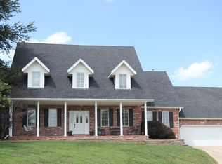 4023 E Crosswinds Cir, Springfield, MO 65809