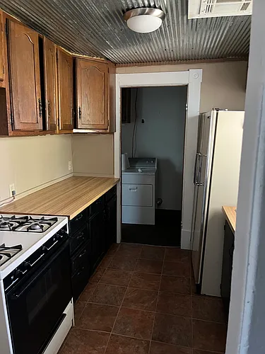 302 N Thompson St Photo 1