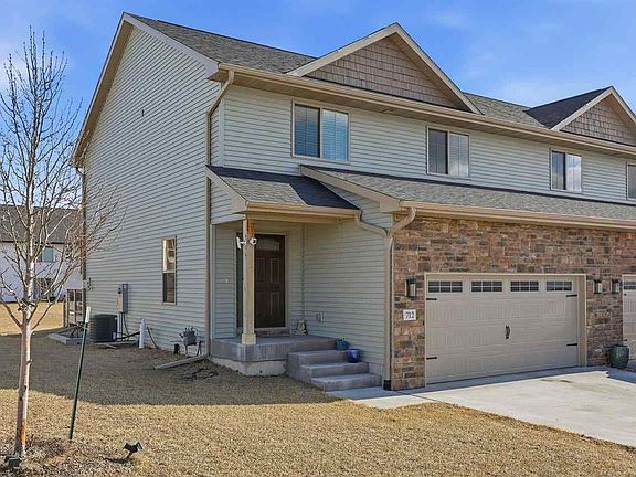 2nd image of 712 Hillside Dr
