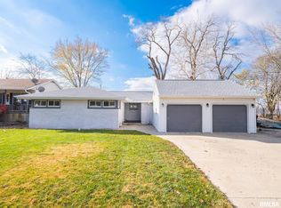 1169 Sunset Dr, East Peoria, IL 61611