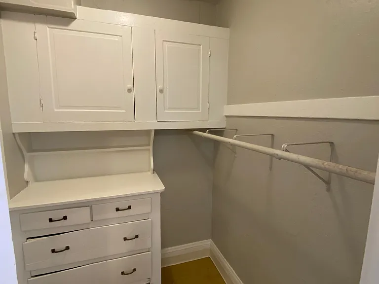 2345 NE Sandy Blvd #33 — Photo 10