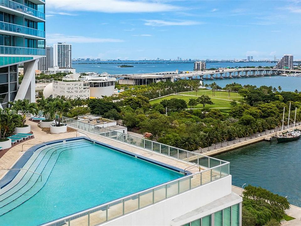 2nd image of 888 Biscayne Blvd APT 4707