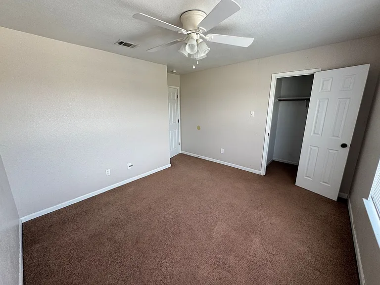1210 Monroe Lp — Photo 15