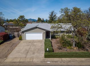 410 Rosewood Dr, Redding, CA 96003