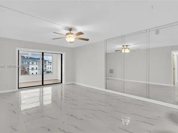 9355 SW 8th St APT 425, Boca Raton, FL 33428