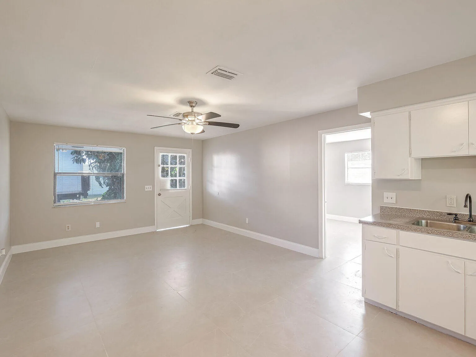 1 bed, 1.0 bath, 622 sqft, $1,400 — Photo 2