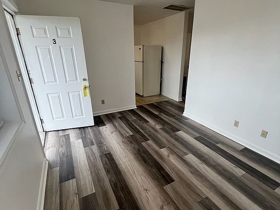 4th image of 795 Kenmore Blvd #3