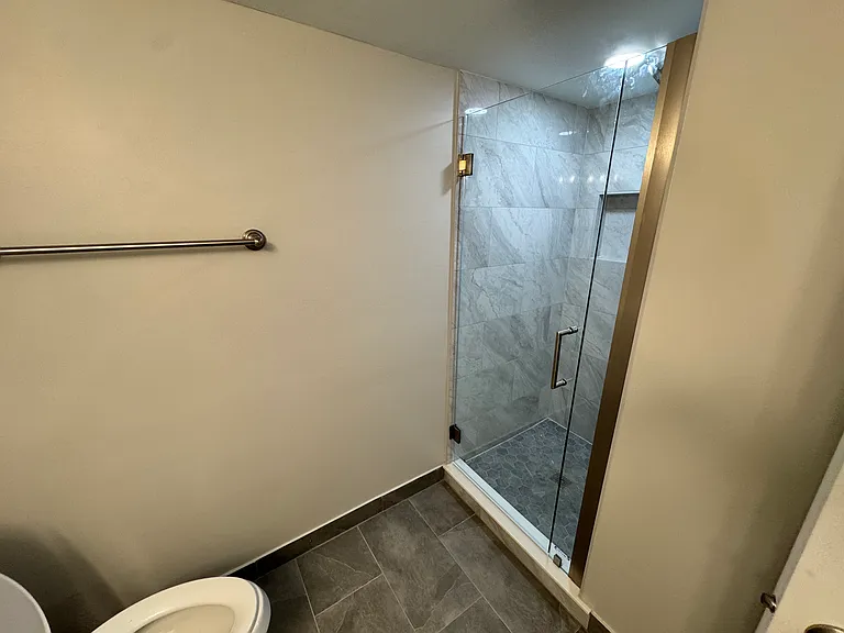 2616 Metropolitan Ave — Photo 11