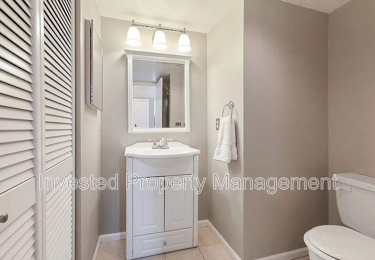 6453 S Havana St #B — Photo 9