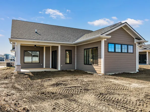2525 SE Vintage Ln, Waukee, IA 50263