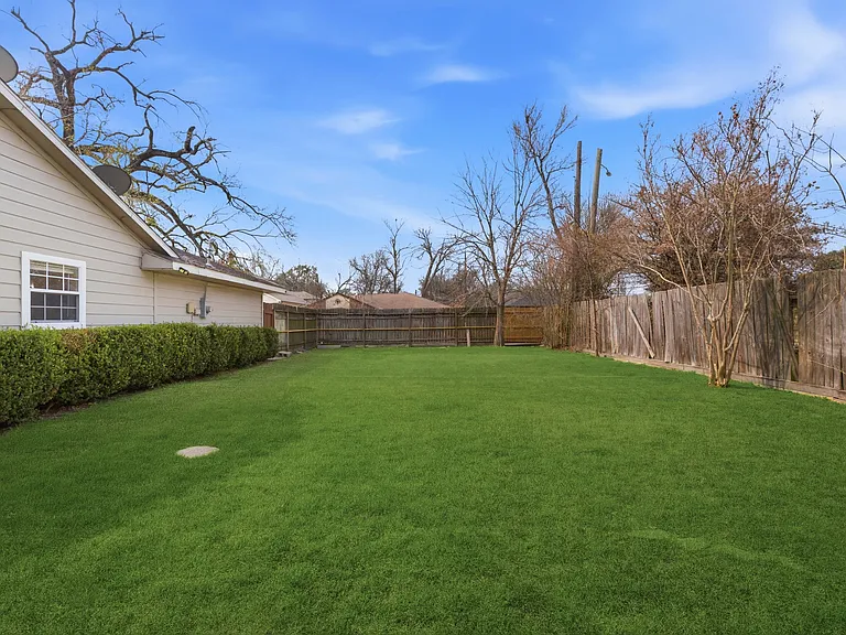 9638 Pine Lake Dr — Photo 45