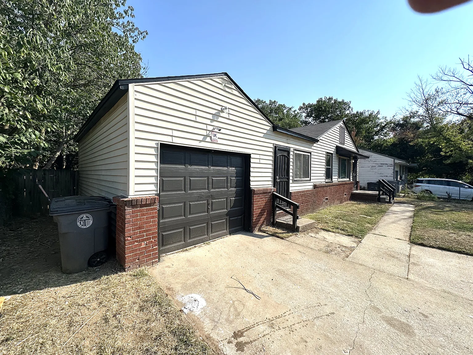 4 bed, 994 sqft, $1,250 — Photo 2