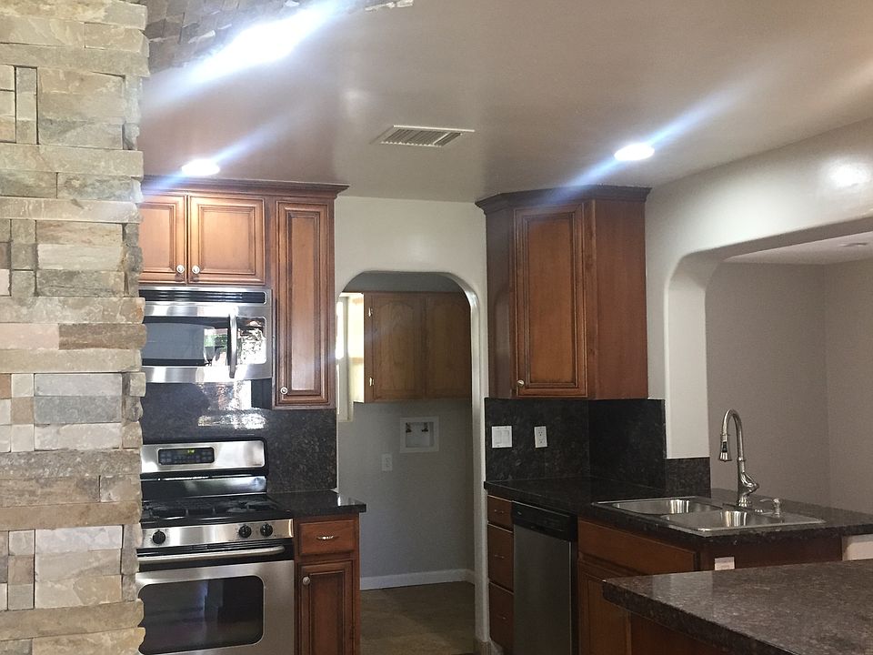 1st image of 4021 E Pinchot Ave
